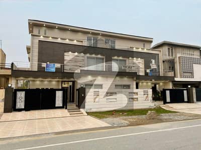 10 Marla Ultra Modern Luxury House For Sale 10 Marla Ultra Modern Luxury House For Sale