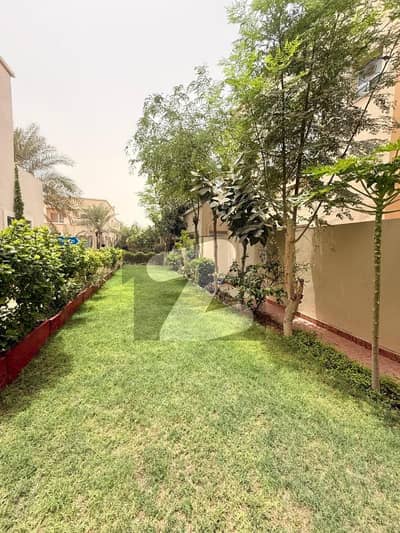 Semi- Corner 3 Bed DDL 235 Sq Yd Villa FOR SALE IN PRECINCT 31. All Amenities Nearby Including Parks, Mosques And Gallery
