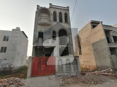 الرحمان فیز 2 - بلاک این الرحمان گارڈن فیز 2,الرحمان گارڈن,لاہور میں 4 کمروں کا 3 مرلہ مکان 1.1 کروڑ میں برائے فروخت۔