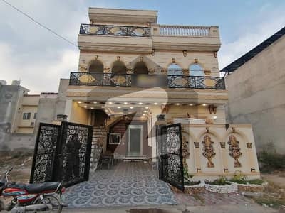 الرحمان فیز 2 - بلاک ایل الرحمان گارڈن فیز 2,الرحمان گارڈن,لاہور میں 5 کمروں کا 6 مرلہ مکان 2.6 کروڑ میں برائے فروخت۔