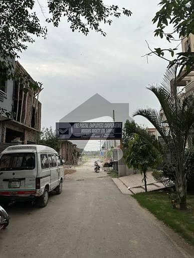 پوسٹل ایمپلائز کوآپریٹو ہاؤسنگ سوسائٹی لاہور میں 3 مرلہ رہائشی پلاٹ 45.0 لاکھ میں برائے فروخت۔