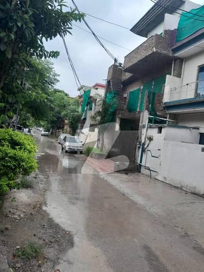 Ideally Located Demolish Able House For Sale