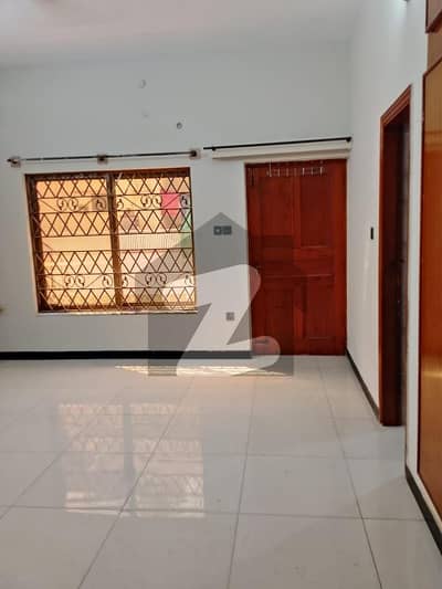 I 8 3 - 3 Bedroom Drawing Room Tv Lounch Kitchen Attached Washroom Upper Portion For Rent