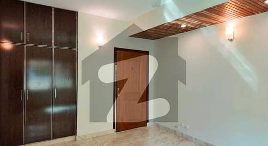 Askari 11 - Sector B Flat Sized 10 Marla