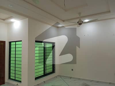 M BLOCK, 10 MARLA UPPER PORTION AVAILABLE FOR RENT