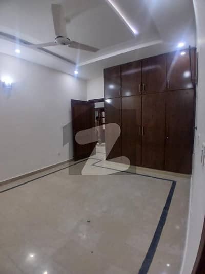 G-13 Used 35*70(10 Marla) house for sale