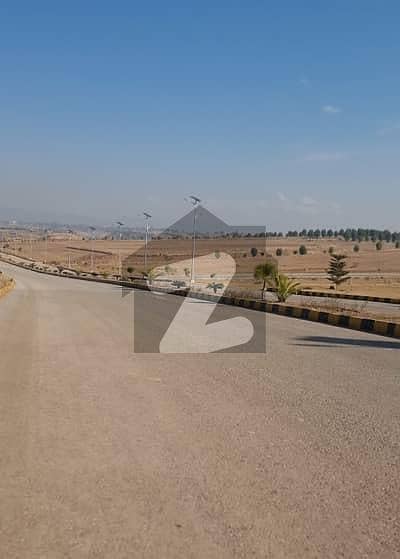 بحریہ ٹاؤن فیز 8 ۔ بلاک ڈی بحریہ ٹاؤن فیز 8,بحریہ ٹاؤن راولپنڈی,راولپنڈی میں 1 کنال رہائشی پلاٹ 1.8 کروڑ میں برائے فروخت۔