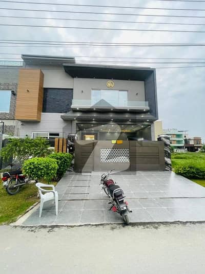 10 Marla Brand New House For Sale