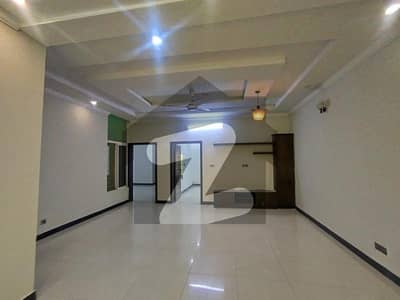 10 Marla House Available In F11 For Rent 10 Marla House Available In F11 For Rent