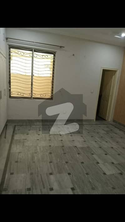 10 MARLA USED HOUSE FOR SALE