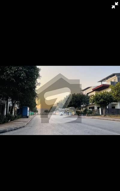 Prime location solid land plot in sector N 8 Marla for sale ready for construction