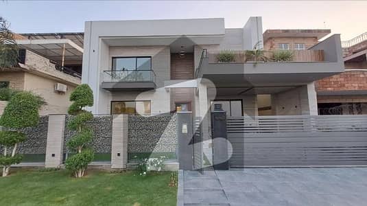 1 Kanal Luxurious Reasonable Price House
