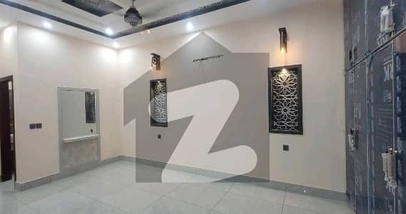 رئیل پام سٹی ایمن آباد موڑ,گوجرانوالہ میں 5 کمروں کا 10 مرلہ مکان 1.1 لاکھ میں کرایہ پر دستیاب ہے۔