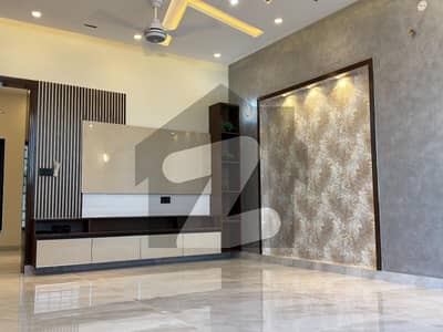 10 Marla Upper Portion Available In Takbir Block Bahria Town Lahore