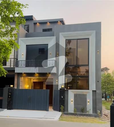 Luxury House for Sale in Bahria Town Lahore, CC Block