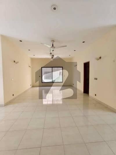 4 BEDROOMS EXCELLENT PORTION IN PHASE 6