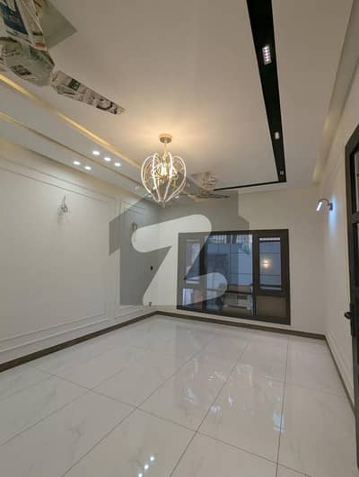 IRFAN MEMON OFFERS FULLY RENOVATED 300 YARDS BUNGALOW AT PHASE 4