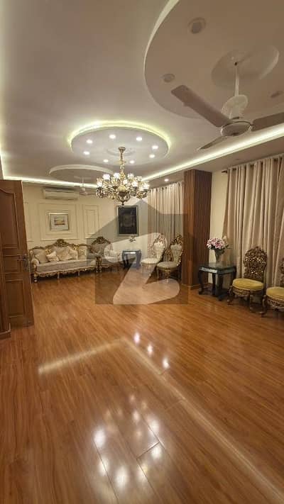 ایف ۔ 7 اسلام آباد میں 4 کمروں کا 1 کنال مکان 33.0 کروڑ میں برائے فروخت۔