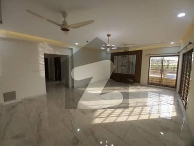 Investor Rate! 3 Bed Apartment for Sale in Askari Heights 4 DHA 5