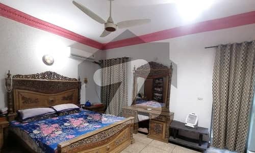 علامہ اقبال ٹاؤن لاہور میں 4 کمروں کا 10 مرلہ مکان 3.5 کروڑ میں برائے فروخت۔