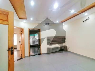 6.75 MARLA CORNER DOUBLE STORY HOUSE FOR SALE EDEN RESIDENCIA COLLEGE ROAD LAHORE