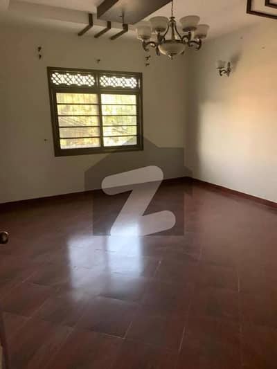 HOUSE FOR SALE IDEAL LOCATION IN JAUHAR SINGLE STOREY 400 Yards HOUSE FOR SALE IDEAL LOCATION IN JAUHAR SINGLE STOREY 400 Yards