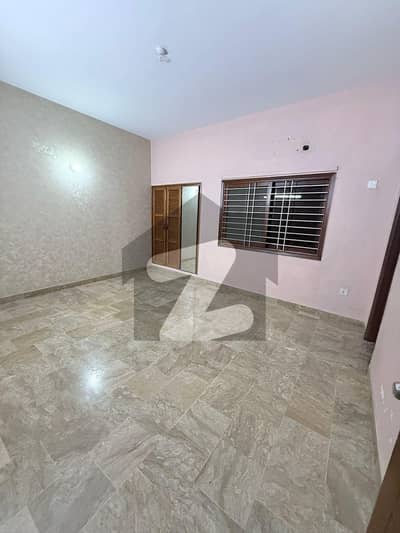 In Gulistan-e-Jauhar - Block 2 Lower Portion Sized 400 Square Yards For rent