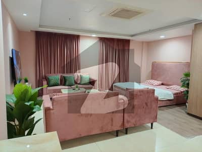 GOLD CREST MALL Apartment STUDIO LONG TIME SHORT TIME Available Fully Furnished Apartment (627) Square Feet Approx) Available For Rent On Daily, Weekly & Monthly Basis In Gold Crest Mall, DD Block DHA Phase 04 Lahore