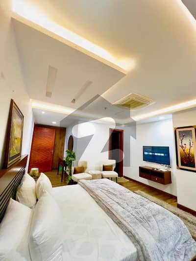 GOLD CREST MALL Apartment 2.5 Bedroom LONG TIME SHORT TIME Available Fully Furnished Apartment (1800) sq feet approx) available for rent on daily, weekly & monthly basis in Gold Crest Mall, DD Block. DHA Phase 04 Lahore