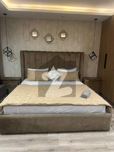GOLD CREST MALL Apartment 3 Bedroom LONG TIME SHORT TIME Available Fully Furnished Apartment (1800) Sq Feet Approx) Available For Rent In Gold Crest Mall, DD Block. DHA Phase 04 Lahore