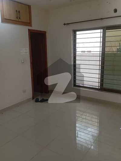25*40 Ground Portion Available For Rent In G13