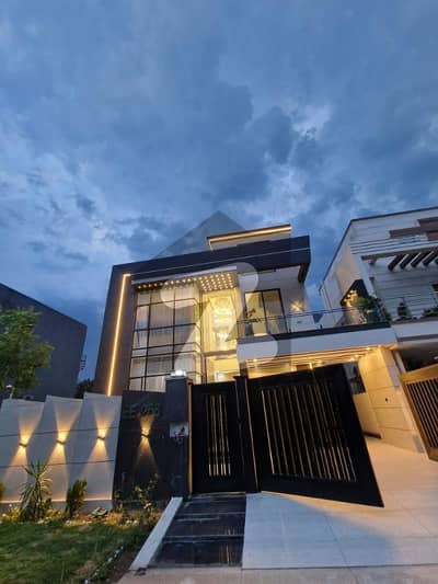 10 Marla Legacy House For Sale