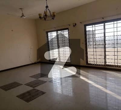 4Bed DD Flat For Sale 3000 Square Feet Flat Available In Askari 5 - Sector E