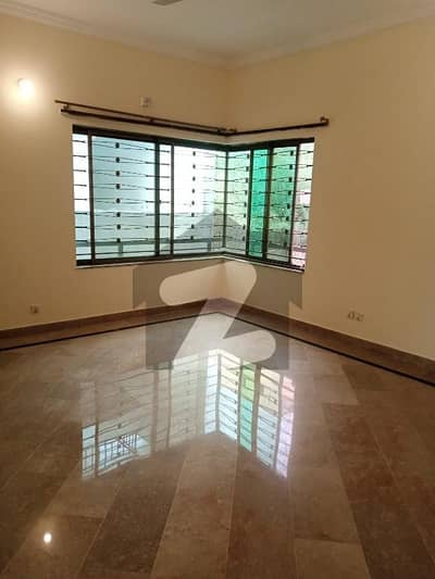 1 Kanal Neat & Clean Upper Portion For Rent Available