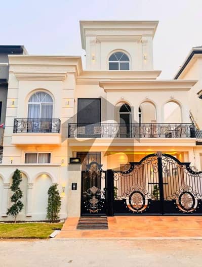 10 Marla Luxury House available for Sale at prime location in block FF Citi housing Gujranwala 10 Marla Luxury House available for Sale at prime location in block FF Citi housing Gujranwala