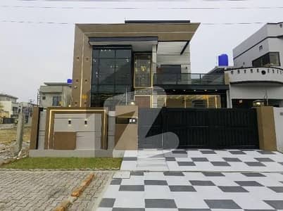 Centrally Located Prime Location House In Central Park - Block G Is Available For Sale