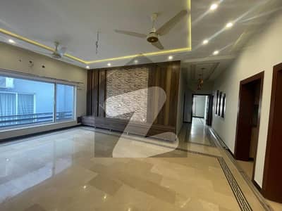 brand New 1 kanal upper portion available for rent in rezinable price and prime location brand New 1 kanal upper portion available for rent in rezinable price and prime location
