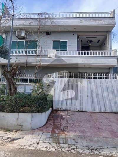 30*50 cda transfer top location big street House available in g-9/4 near service road near metro Station 9th Avenue 30*50 cda transfer top location big street House available in g-9/4 near service road near metro Station 9th Avenue