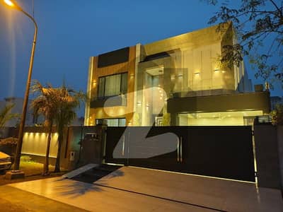 1 Kanal Modern Design House For Rent Near to Park & Mosque