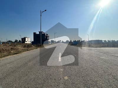 ڈی ایچ اے فیز 7 ڈیفنس (ڈی ایچ اے),لاہور میں 1 کنال رہائشی پلاٹ 5.0 کروڑ میں برائے فروخت۔