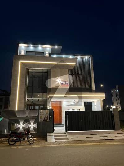 Luxury 10 Marla House Available for Sale in Etihad Town Phase 1, Lahore