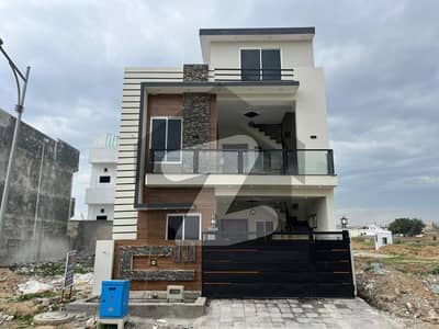 5 MARLA HOUSE AVAILABLE FOR RENT