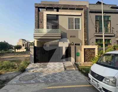 بحریہ نشیمن ۔ آئرس بحریہ نشیمن,لاہور میں 3 کمروں کا 5 مرلہ مکان 1.55 کروڑ میں برائے فروخت۔
