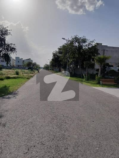 10 Marla Corner Ideal Location Plot, Main 100fet Road Near To Park And Mosque