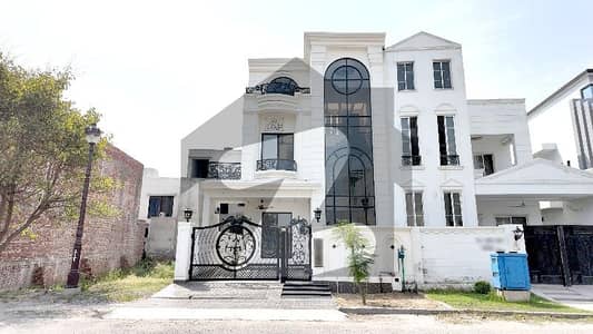 Get This Amazing Prime Location 10 Marla House Available In Lake City Sector M-2A