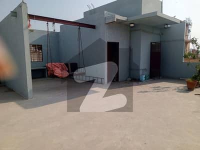 300 Sq Yards 2nd Floor 4 Bed Portion With Lift Chance Deal
