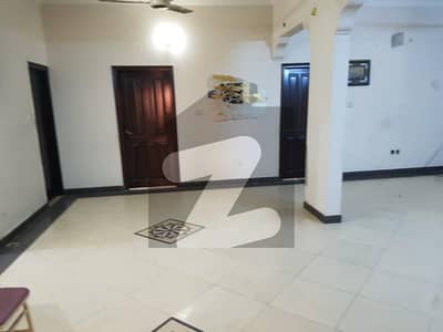 400 Sq Yards 2nd Floor 4 Bed Portion With Roof For Sale