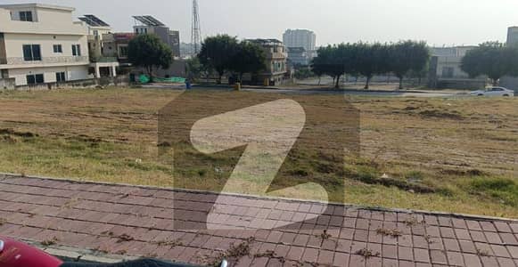بحریہ ٹاؤن فیز 8 ۔ بلاک ای بحریہ ٹاؤن فیز 8,بحریہ ٹاؤن راولپنڈی,راولپنڈی میں 10 مرلہ رہائشی پلاٹ 1.15 کروڑ میں برائے فروخت۔ بحریہ ٹاؤن فیز 8 ۔ بلاک ای بحریہ ٹاؤن فیز 8,بحریہ ٹاؤن راولپنڈی,راولپنڈی میں 10 مرلہ رہائشی پلاٹ 1.15 کروڑ میں برائے فروخت۔