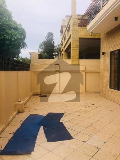 1 KANAL LUXURY FULL HOUSE FOR RENT IN F11/4