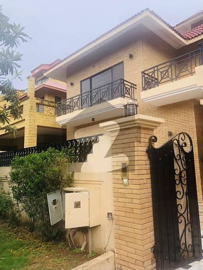 1 KANAL LUXURY FULL HOUSE FOR RENT IN F11/4
